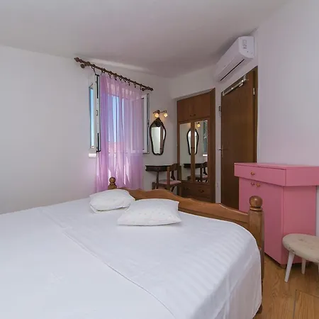 Apartment Joni Brela
