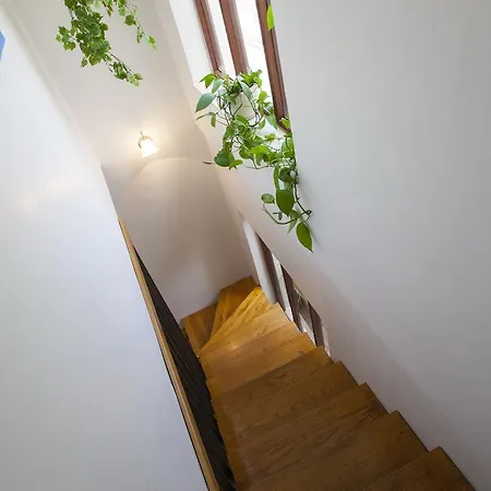 Joni Apartment *