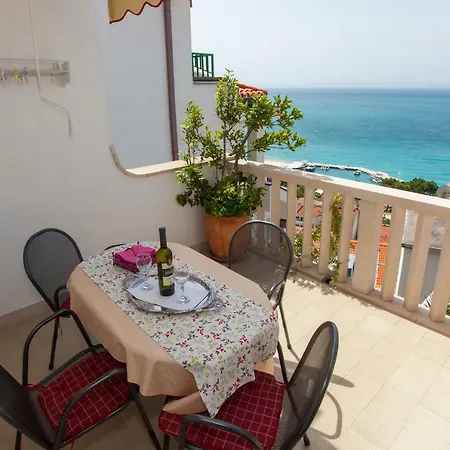 Joni Apartment *