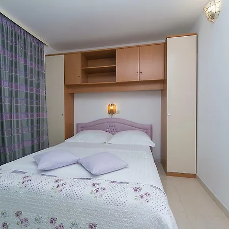 Joni Apartment